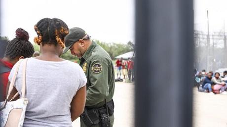 over 800 unaccompanied children crossing border illegally apprehended in one day