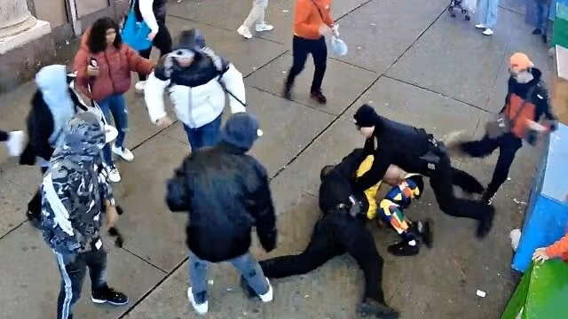 148 democrats vote against bill to deport immigrants who attack police