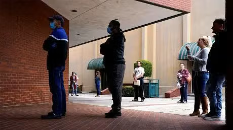 Economy gets better Unemployment drops jobs added