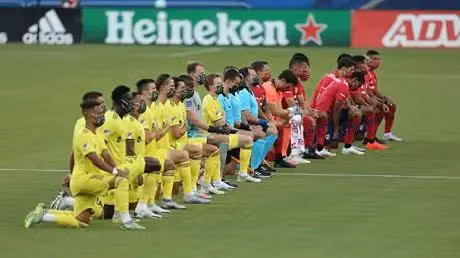 Fans support anthem reject genuflecting MLS player