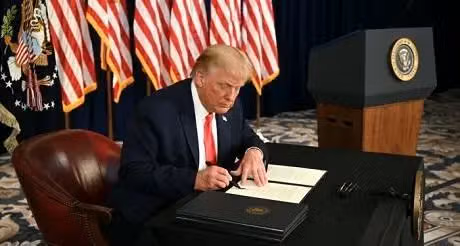 Trump signs executive order to extend weekly unemployment pay