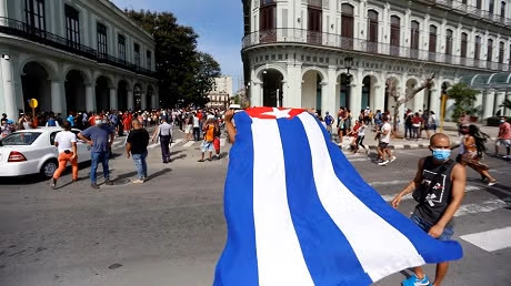 cubans confront the castro communist regime