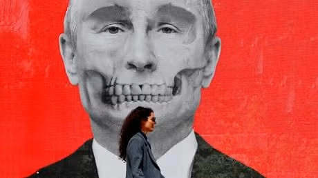 Is Ukraine Receiving Western Aid to Survive but Not Defeat Russia?